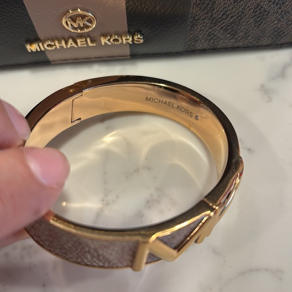 Michael Kors pink and rose gold bangle - Picture 6 of 8